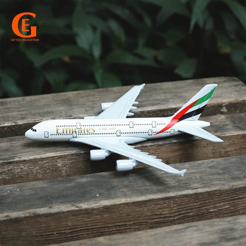 Emirates Airlines Airbus 380 15 Cm Diecast Metal A380 Aviação Avião Modelo De Aeronave Ornamento Colecionável Brinquedo Lembrança