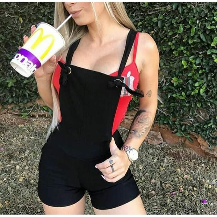 Jardineira Short Macaquito em bengaline moda gringa