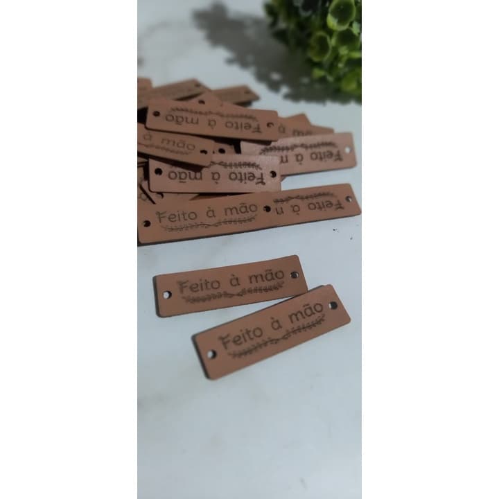 Etiqueta Couro Sintético "Feito à Mão" - 30 Unidades