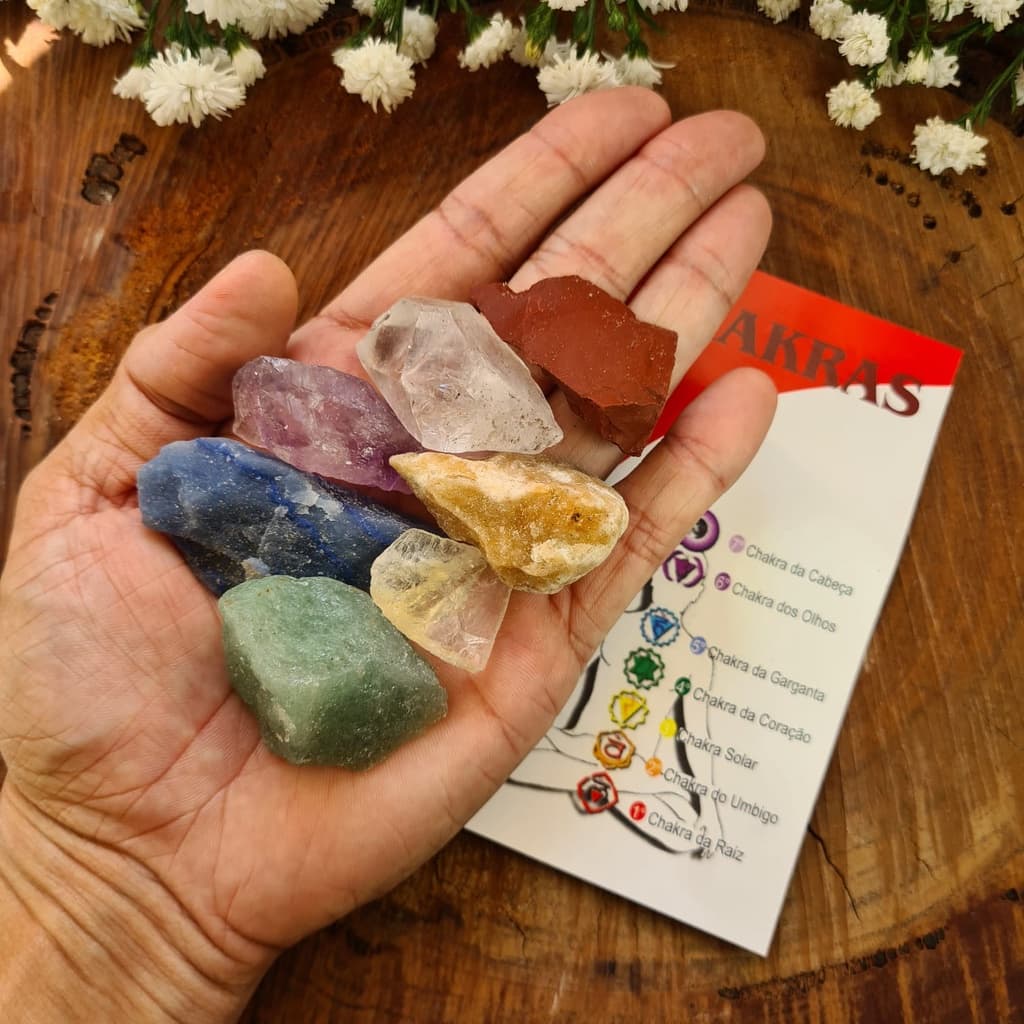 7 Pedras Chakra Bruta - Cristal, Ametista, Quartzo Azul, Quartzo Verde, Citrino, Calcita Laranja e Jaspe Vermelha