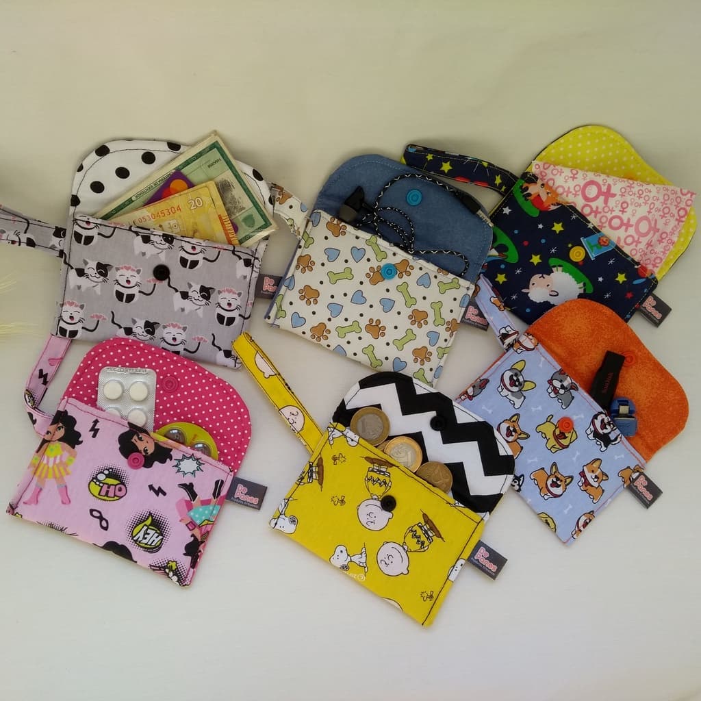 Carteirinha Multi Uso Em Tecido Algodão Acabamento com Botão de pressão