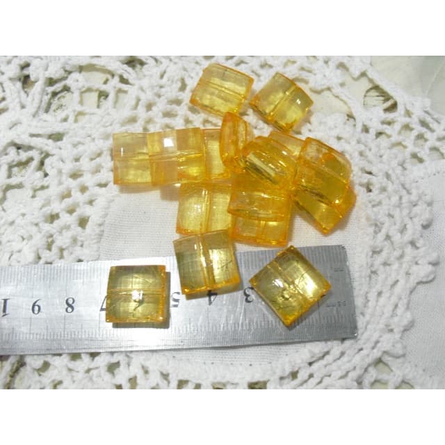 miçangas quadrado acrilico facetado e veia laranja10 grs