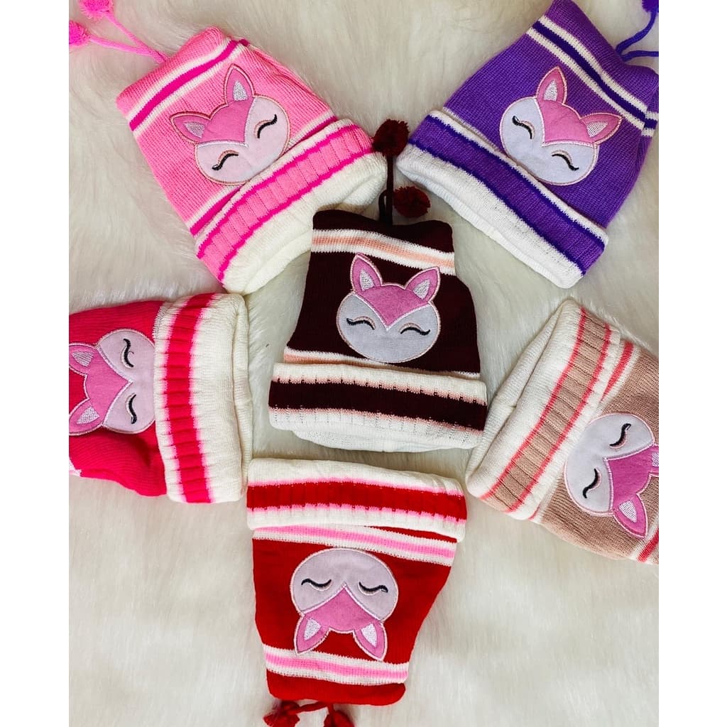 KIT  2 Peças Touca de Lã Infantil Com Pompom para Meninos e Meninas modelos e cores variadas TAM único de 2 á 8 anos