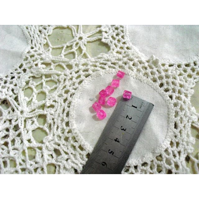 miçangas quadrado rosa de plástico 10 grs