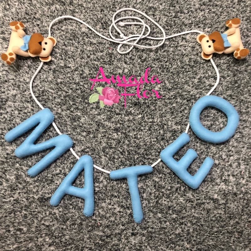 Varal de berço 5 letras e 2 bichos decoração de quarto de bebê tema urso ensaio de gestante