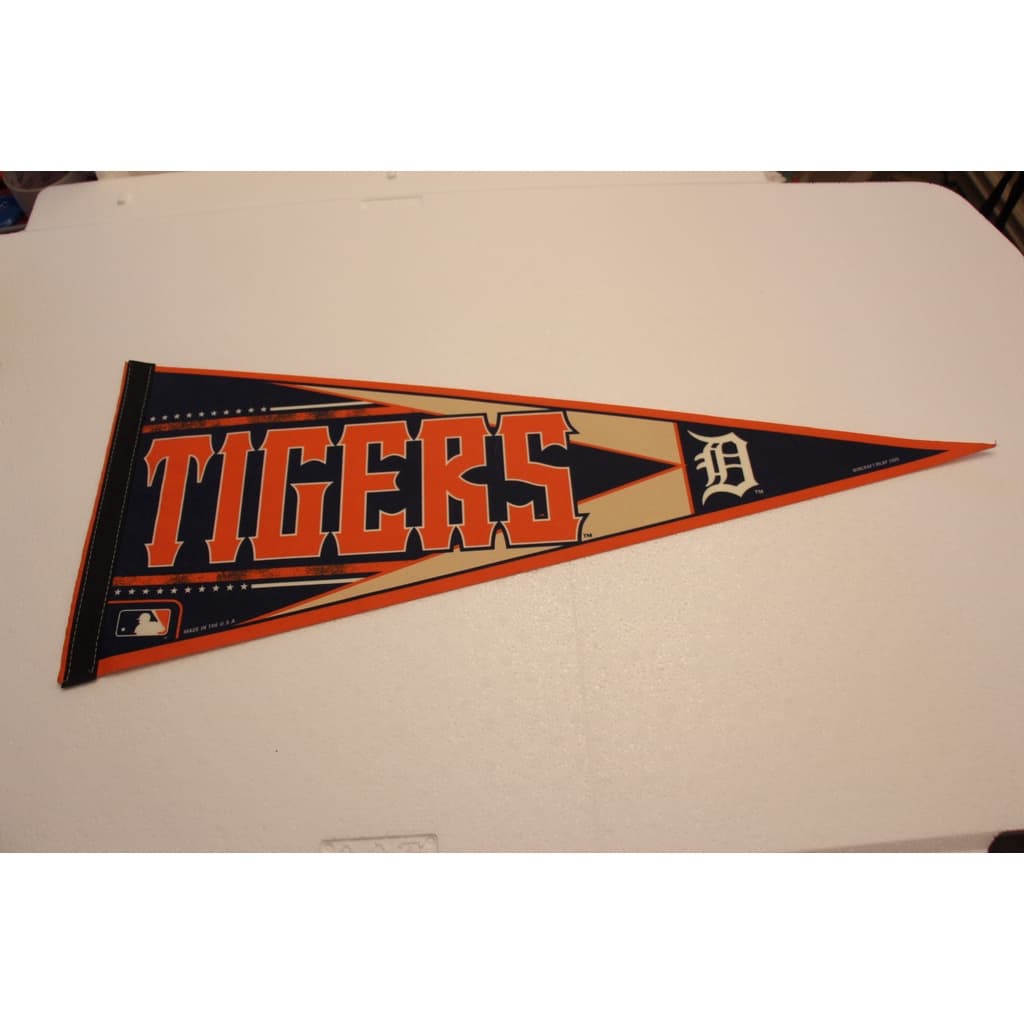 (ref 28) FLAMULA BASEBALL TIGERS 2009 OFFICIAL 70CM
