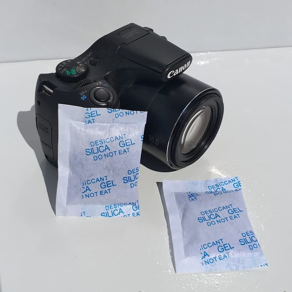 Sílica sachê Gel Azul 1 unidades de 20 gramas De 4 A 8 Mm - tira umidade de aparelho auditivo, sapato, tenis, celular, aparelhos eletrônicos retem umidade