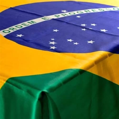 Bandeira do Brasil 1,40x90m Bember Copa do Mundo (com espaço para haste)