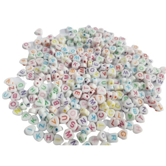 Miçanga de letra colorida coração com 200 unidades