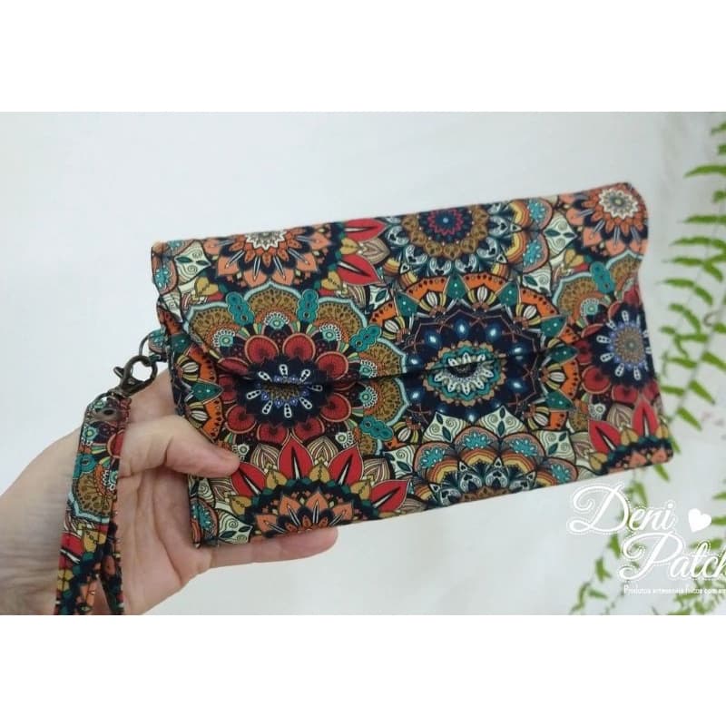 Carteira com porta celular