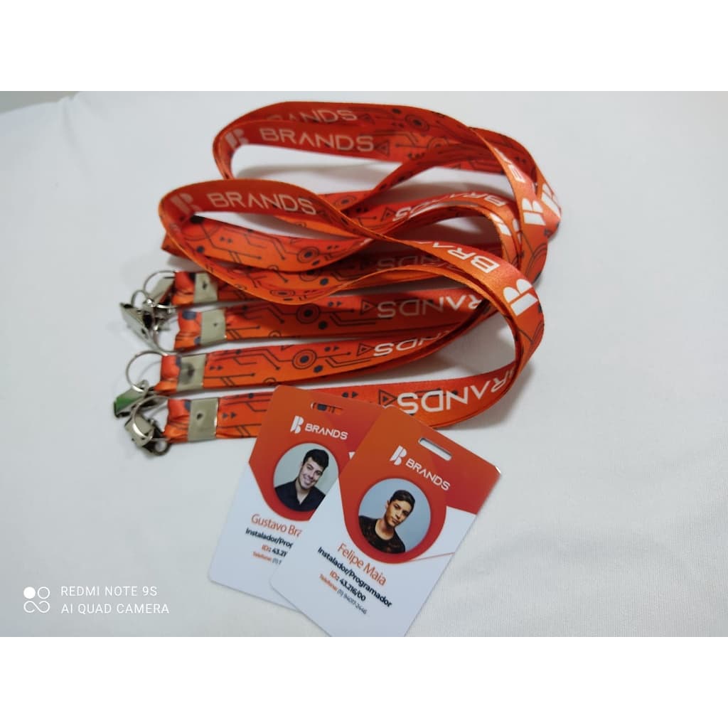 Crachá em pvc + cordão personalizado arte grátis