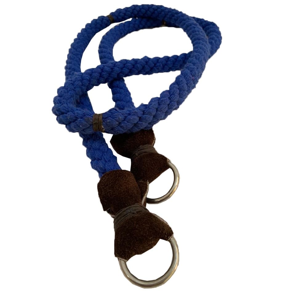 Rédea trançada de lã azul