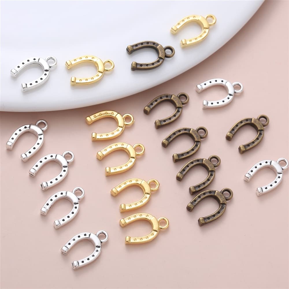 30pcs Lósmente Ferradura Delicado Charme Acessórios Para Fazer Jóias DIY Colar De Pingente Personalizado Das Mulheres