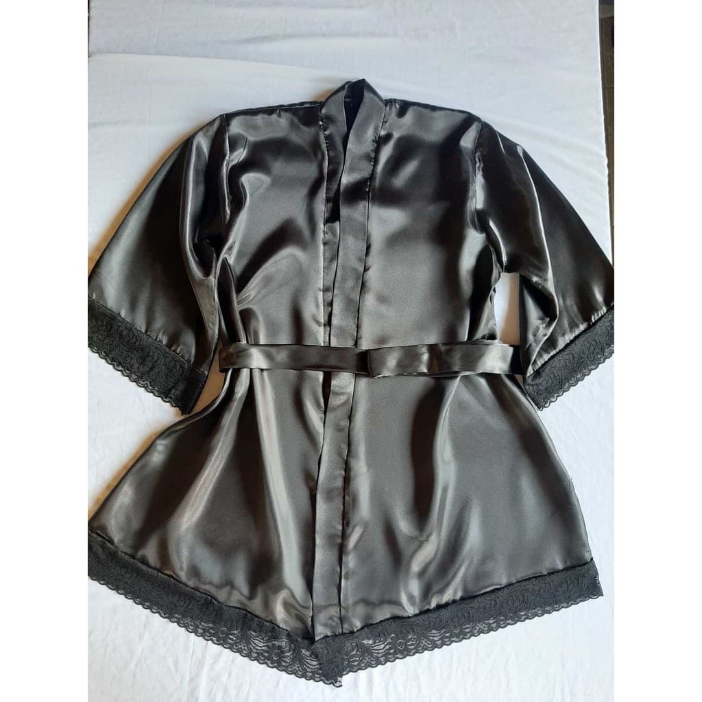 Robe roubao hobbe de luxo  Preto acabamento em renda