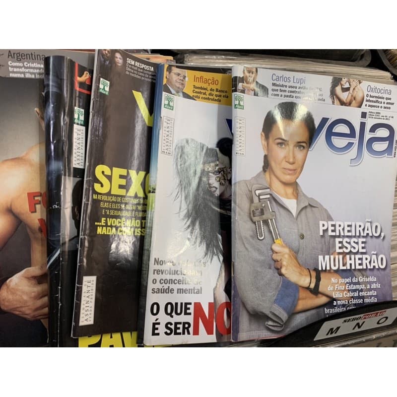 revistas variadas para recorte antiga enviada aleatoriamente (valor por cada 1 unidade) - veja, contigo, caras, manequim, placar, quatro rodas, casa claudia, arquitetura, casa construção, noiva, corpo, saude, planeta, globo rural etc...