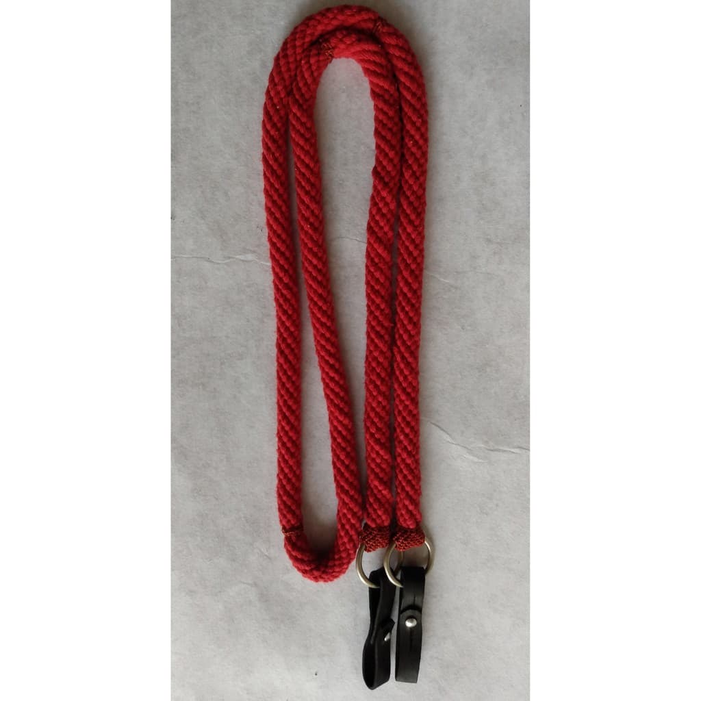 Rédea de Lã Torcida Vermelha com Biqueira em Couro