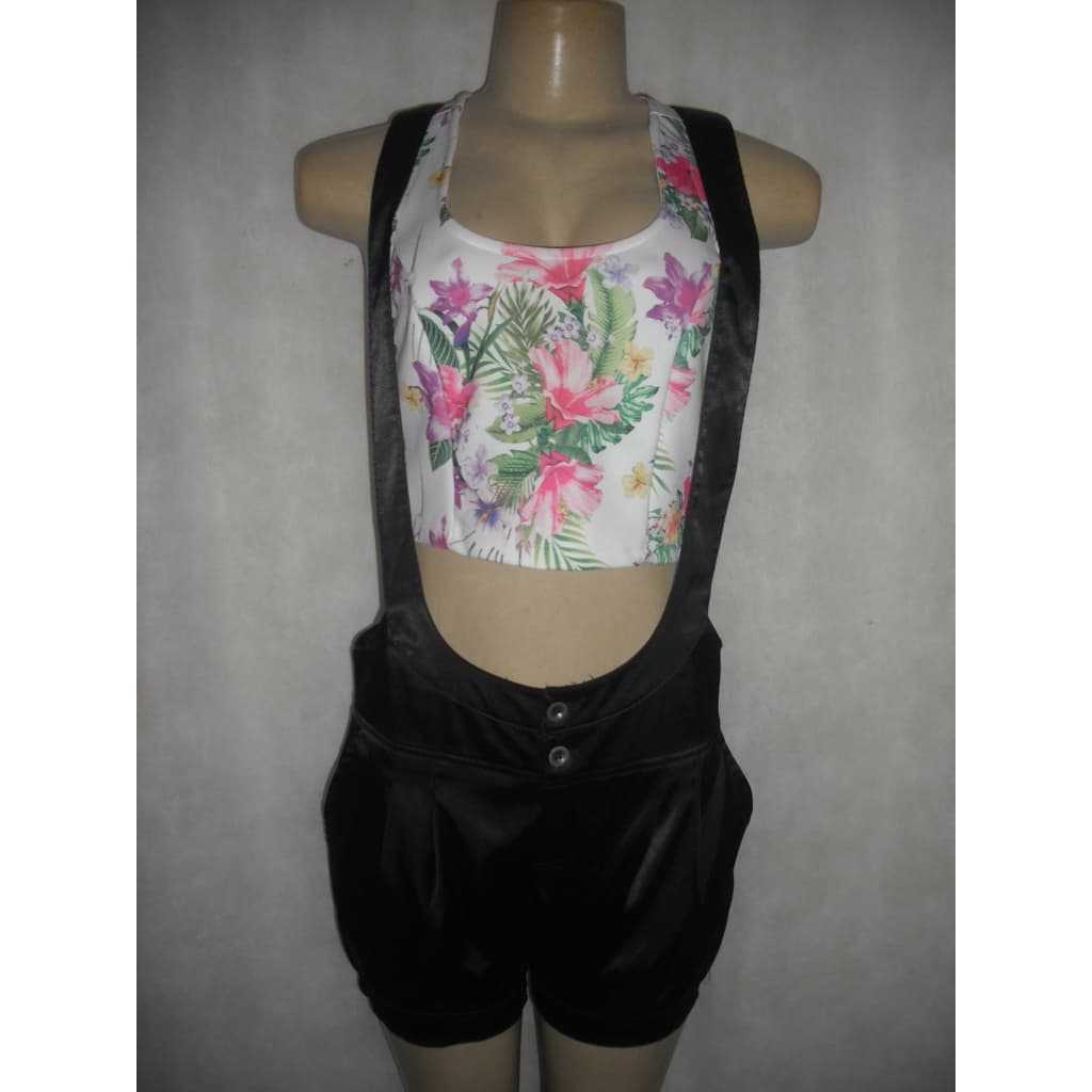 JARDINEIRA PRETA CETIM NAGUCHI TAM M MACAQUINHO POLIESTER E ELASTANO USADO BOM ESTADO