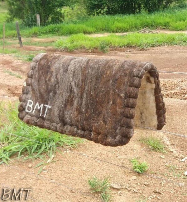 Manta Batida Prensada Xergão Baixeiro - Branca E Escura na promoção ARREIO SELA CAVALO CONFORTAVL BMT REF:02SL