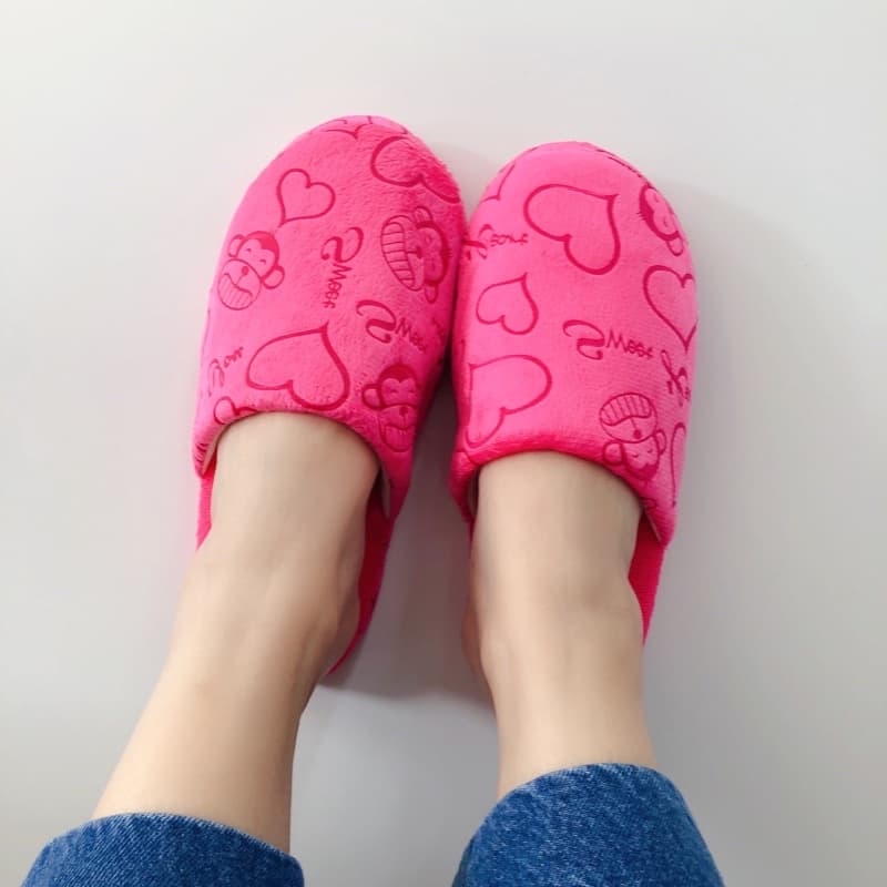 Pantufa De Pelúcia Feminino Masculino V013 Quente e Macia Altíssima Qualidade Antiderrapante Conforto Para Seus Pés