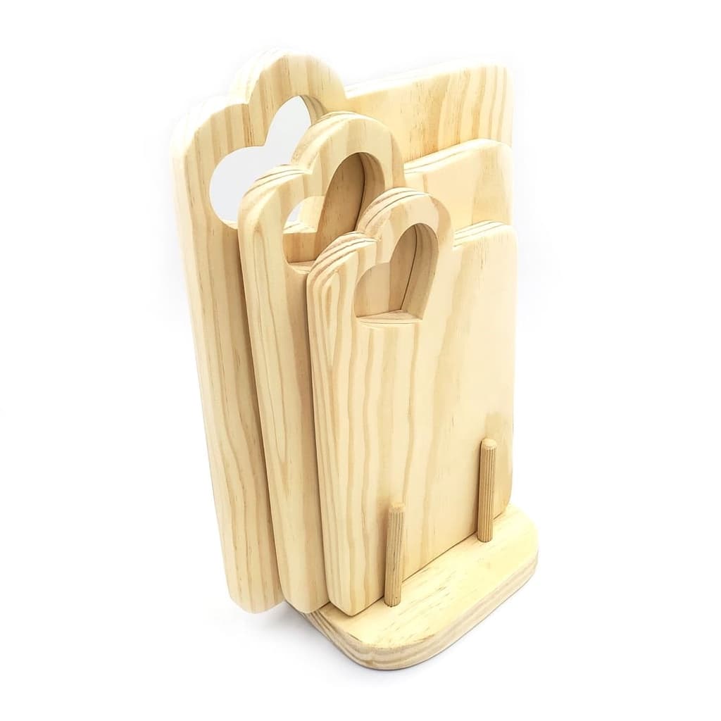 Tábuas Com Alça De Coração E Suporte Em Madeira