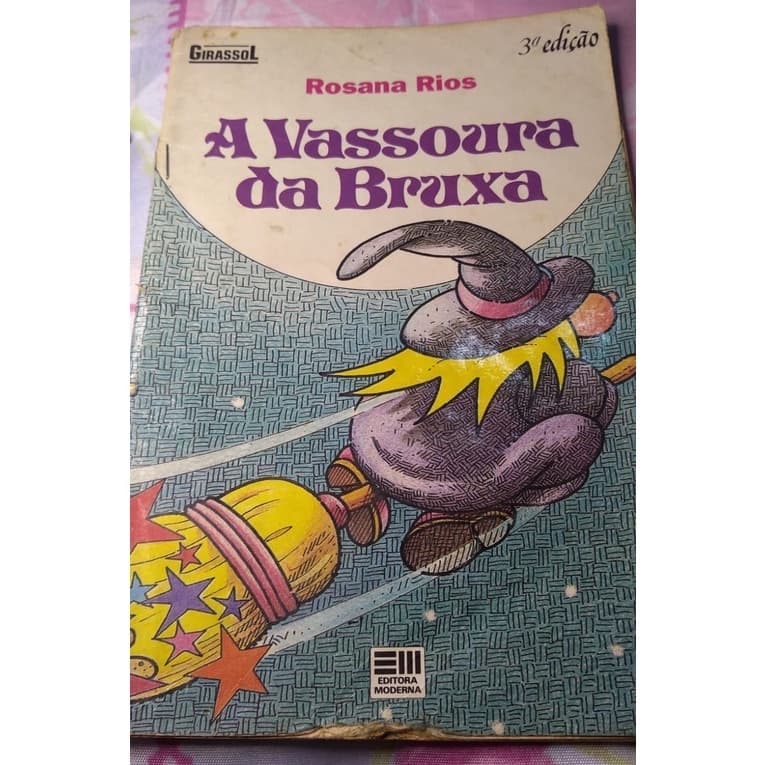 livro a vassoura da bruxa