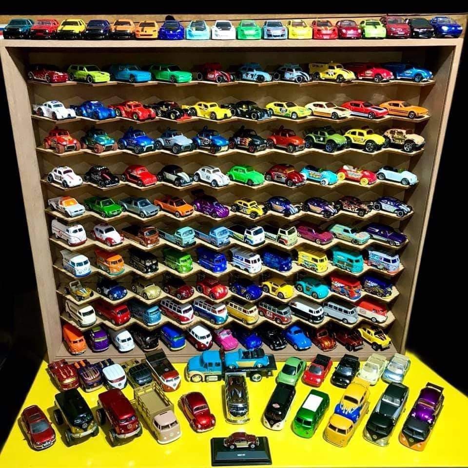 Nicho expositor estante 45 graus para 100 carrinhos em miniaturas hot Wheels com acrílico