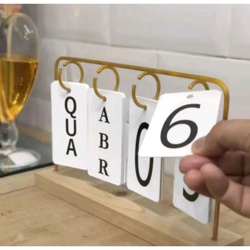 Calendário de Mesa Decorativo Permanente