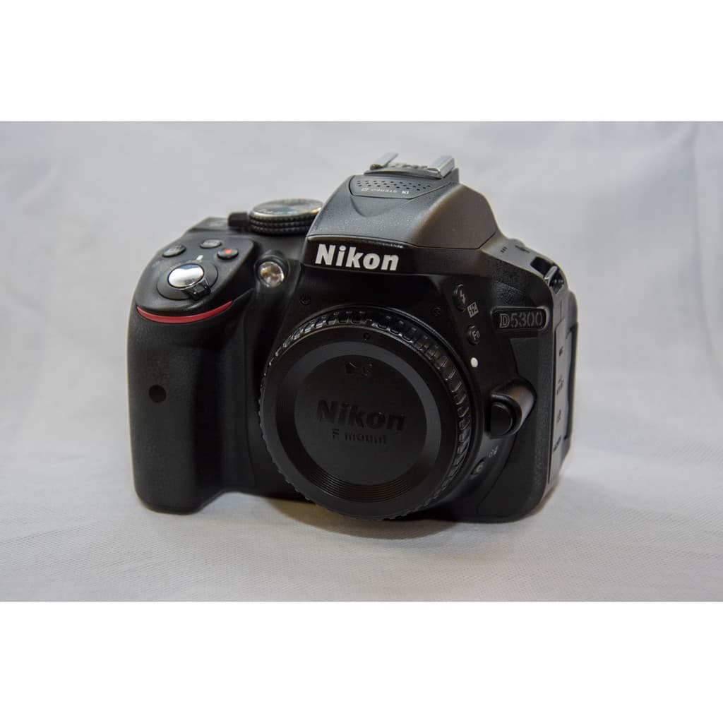 Câmera Nikon D5300 - Muito Conservada