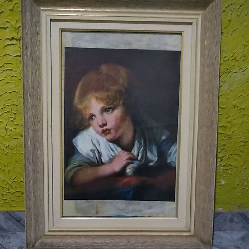 obra de arte  (menina com maçã nas mãos)