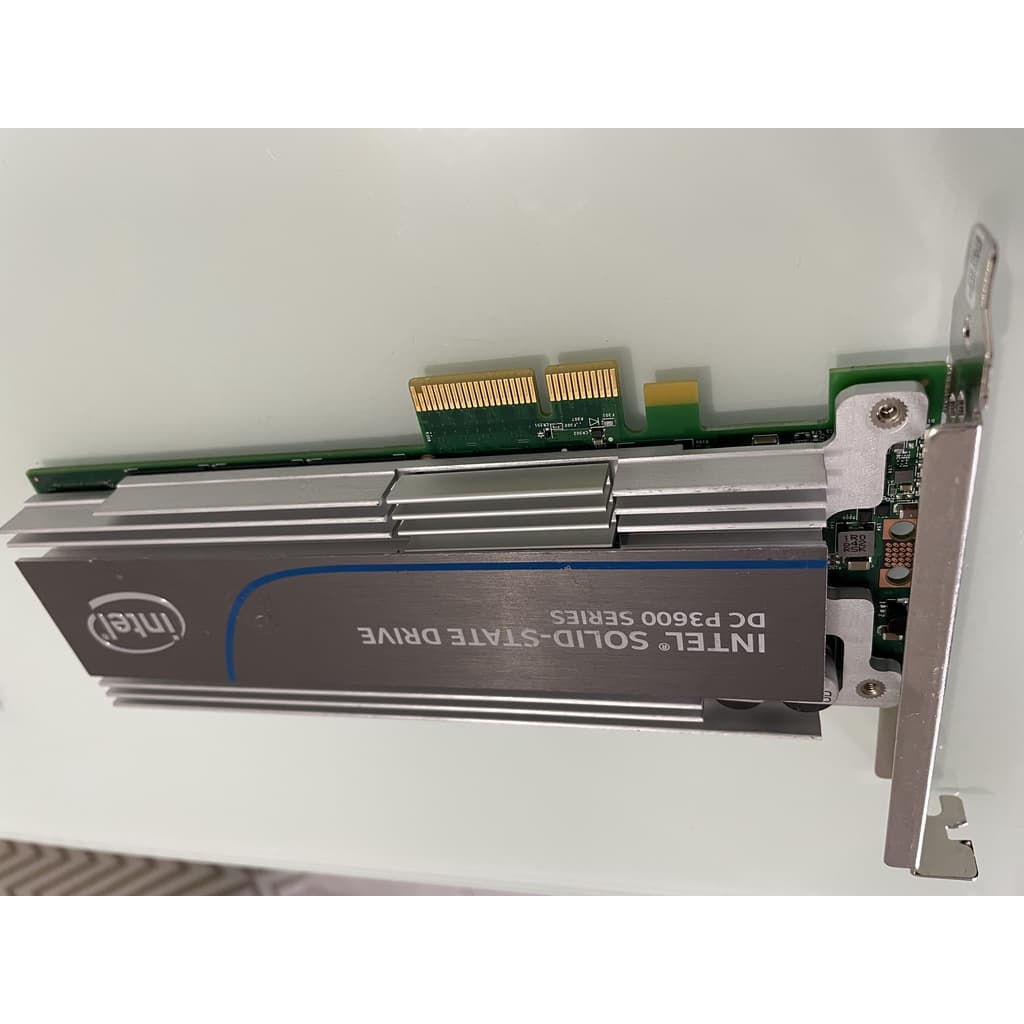 Ssd Dc P3600 Series Intel 1.6 Tb Pci Express 96% Saude