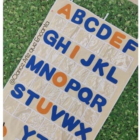 Painel alfabeto de bolso em tecido