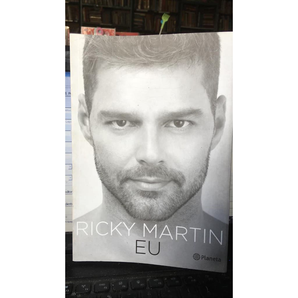 Eu - Ricky Martin (Cantores - Biografia - Menudos)