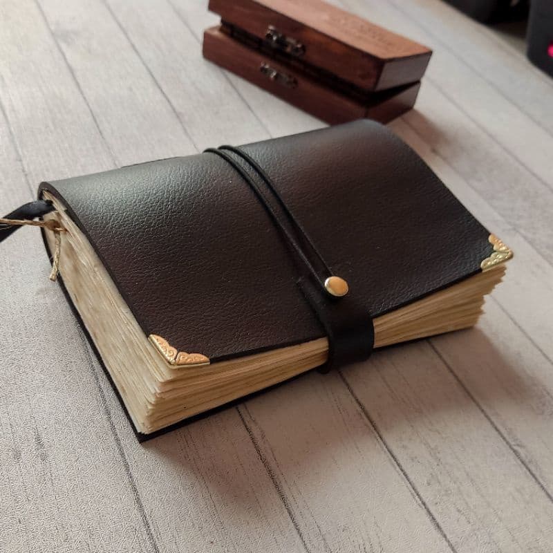 Diário Medieval, folhas envelhecidas, A6