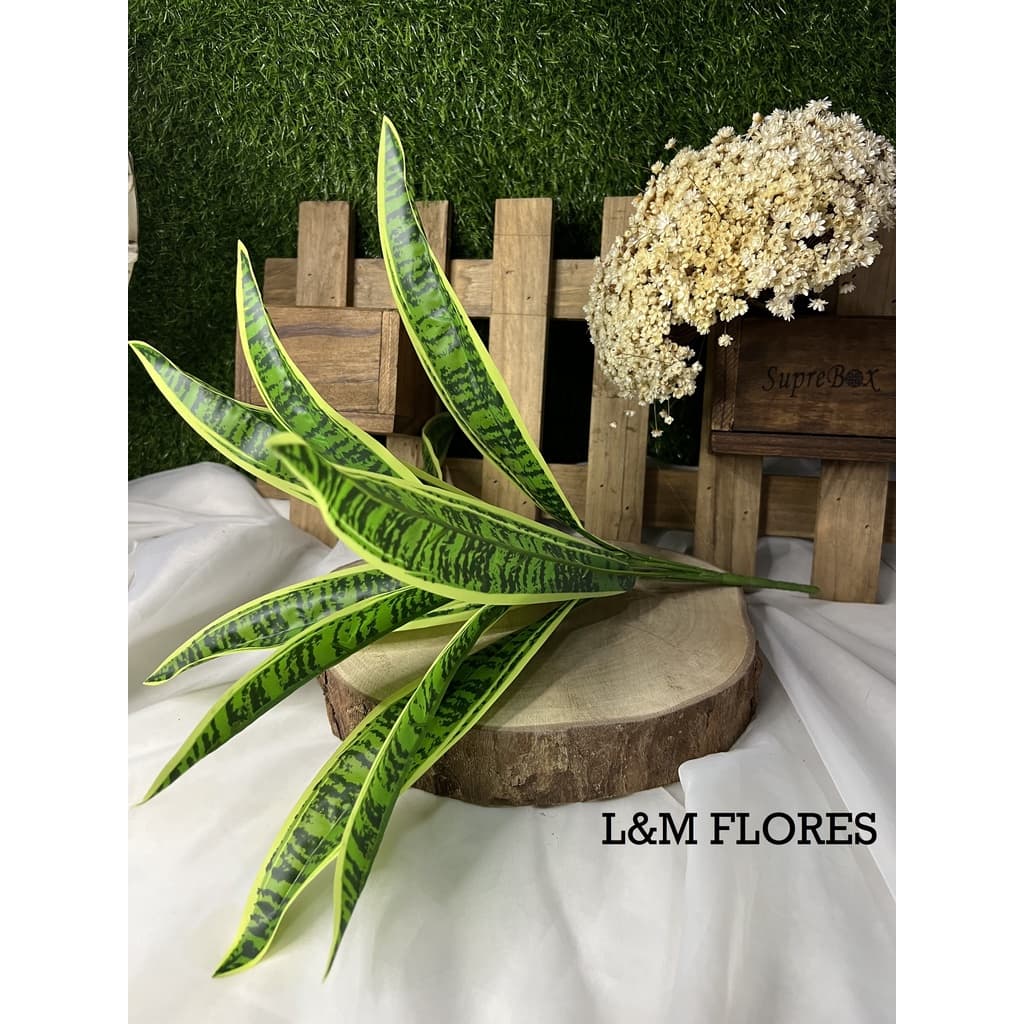 Buquê de Folhagem de São Jorge artificial com 9 folhas ideal para arranjos e decoração de casamento, festas e eventos