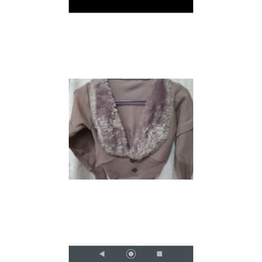 Jaquetinha de lã com pêlos