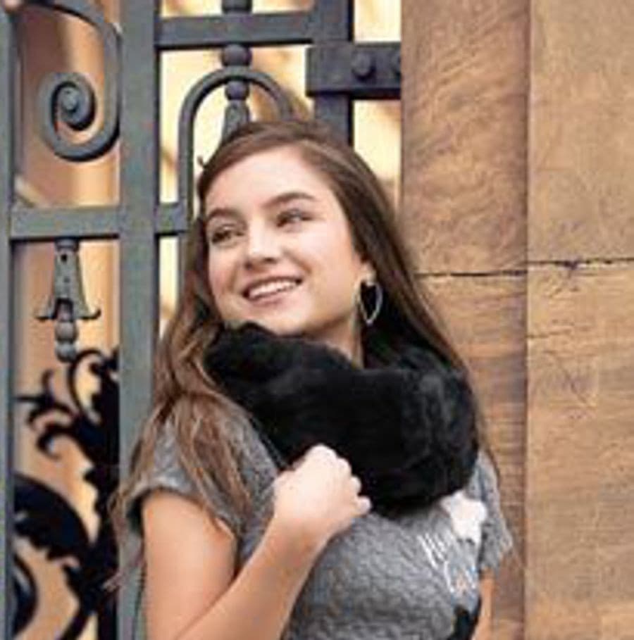 Gola Infantil Menina em Pelo Preto e Cinza – Lilimon