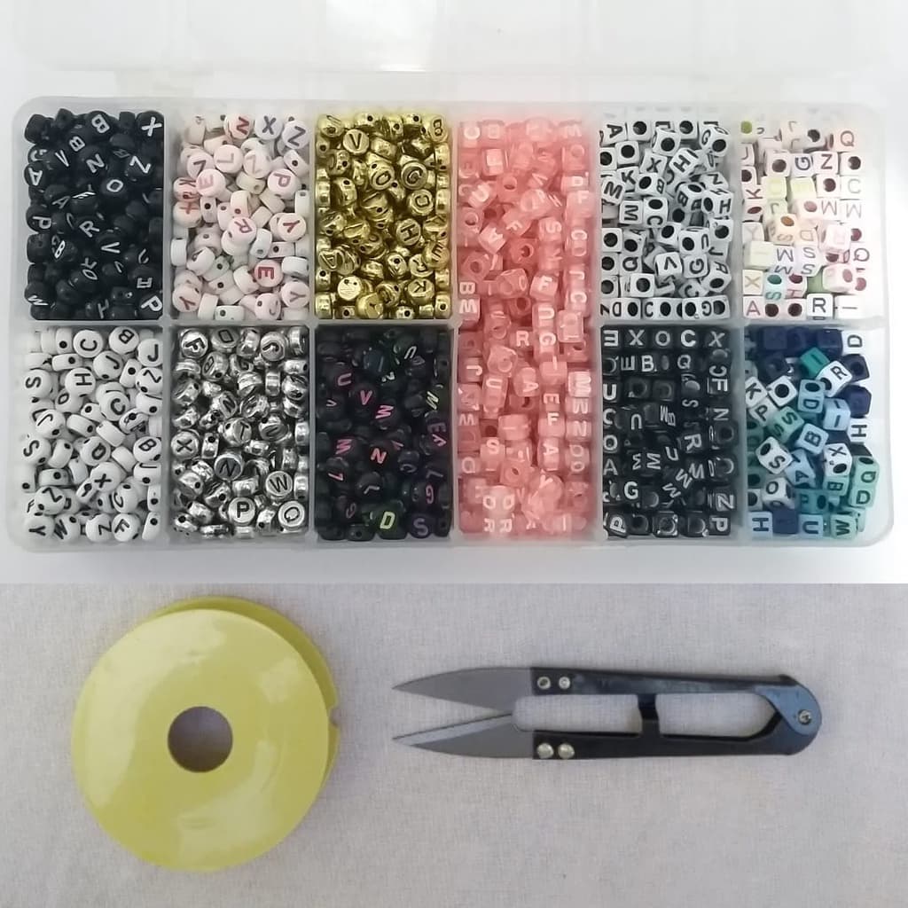Kit Infantil Letras + Caixa + Tesoura + Fio - Aprox.2430pçs.