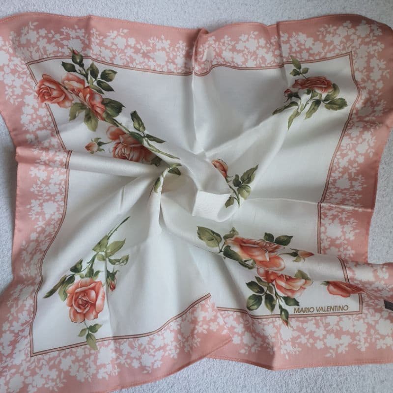 Lenço florido 100% algodão (Mario Valentino) Japão