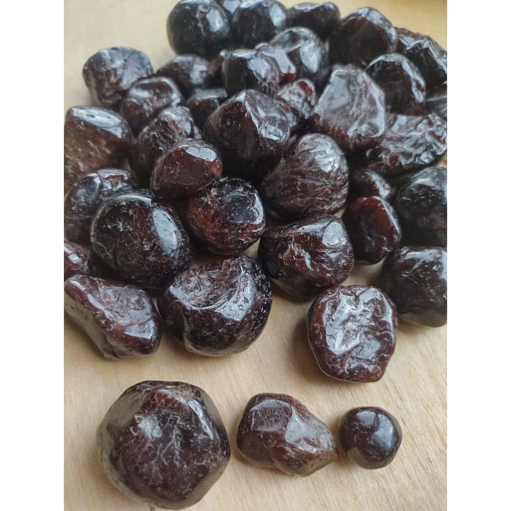 Pedra da Energia e Vitalidade "Granada" Rolada 100% natural