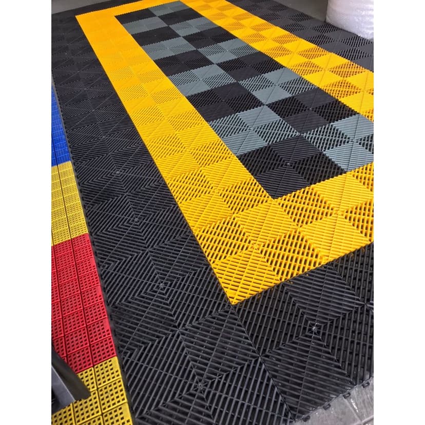 Piso Estrado Modular Estética Automotivo Vestiário Banho 30x30x1,8cm Pisoplastic