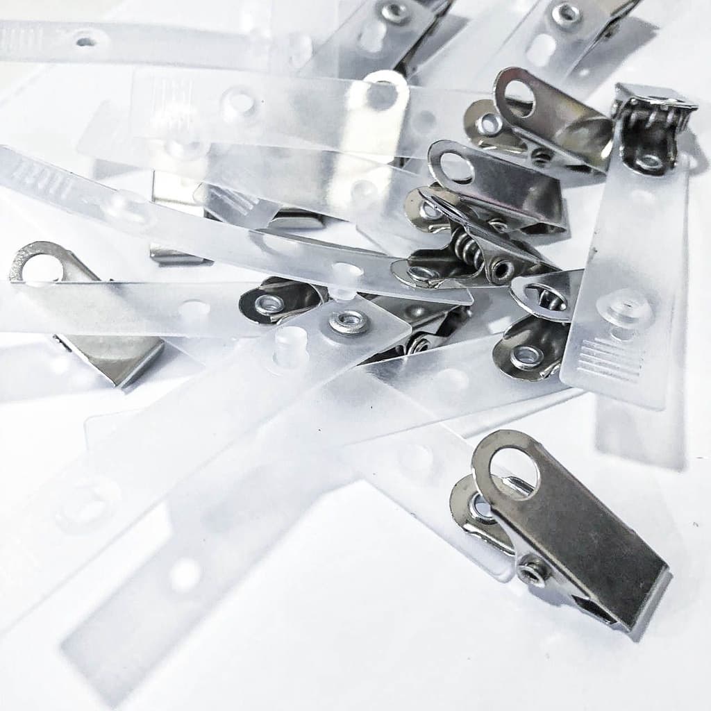 100 Unidades Presilha Jacaré Clip Fita Leitosa Crachá