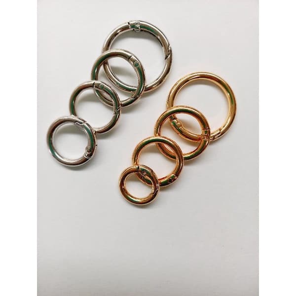 Argola mosquetão articulada , dourada e prateada,  diversos tamanhos. (2 unidades)