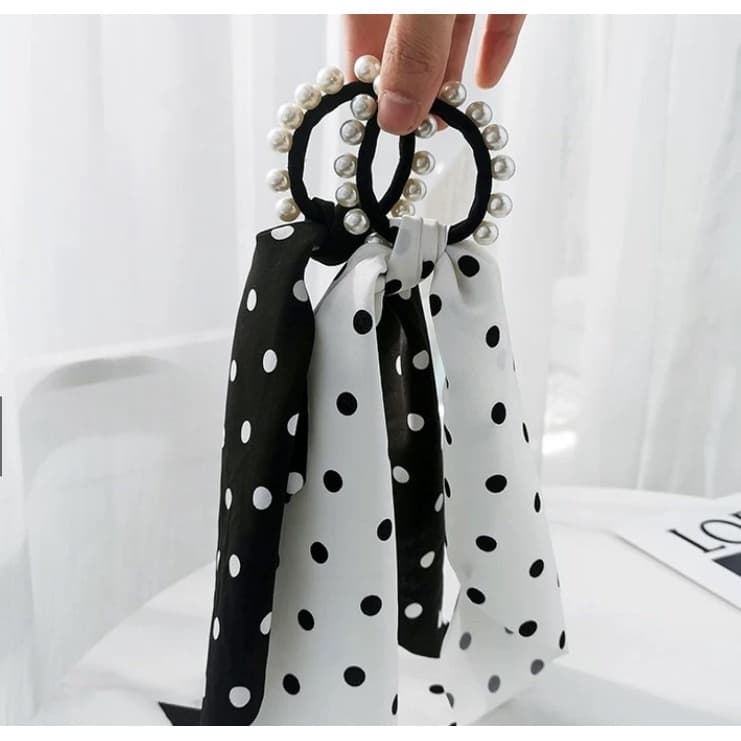 xuxinha de cabelo com lenço e perola