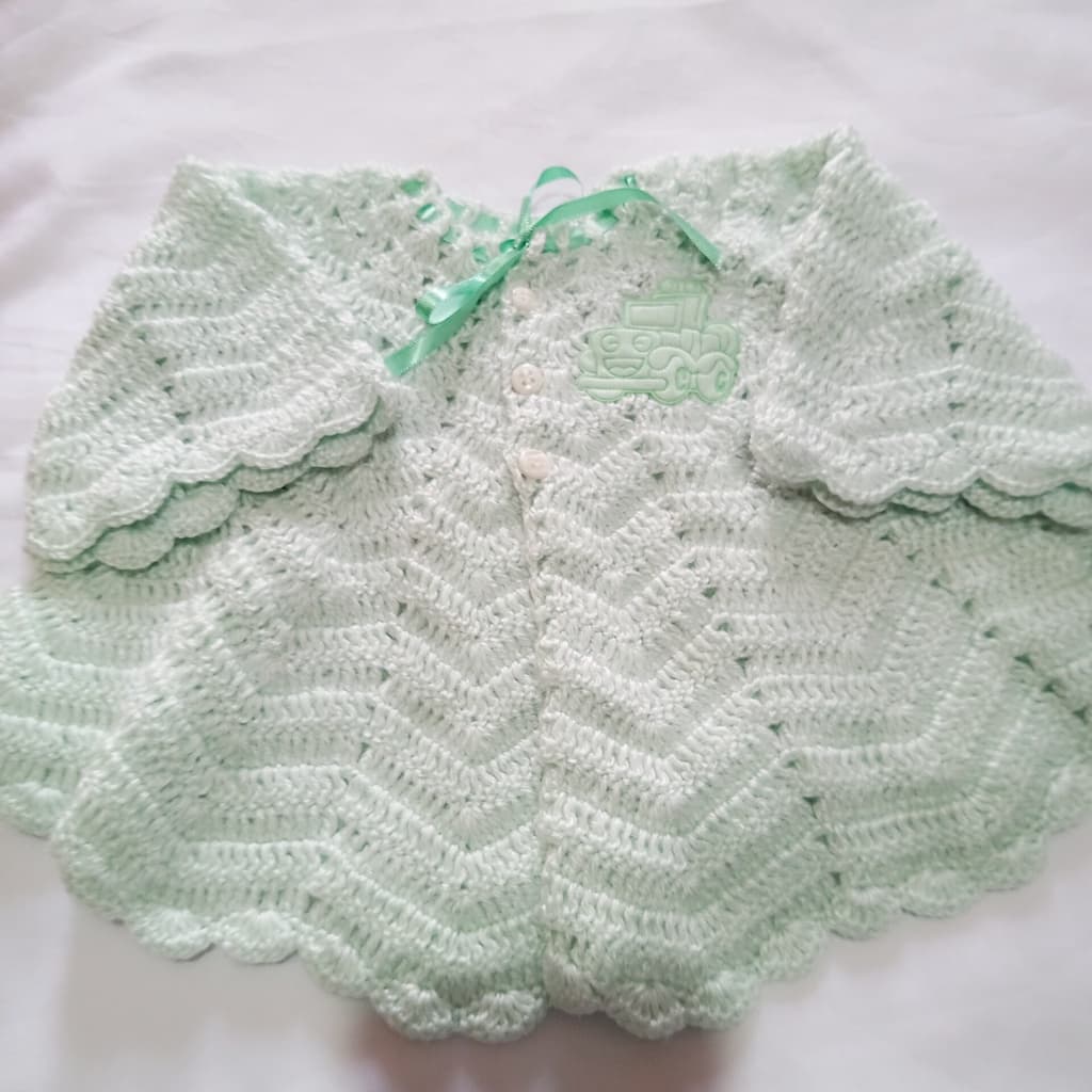 Casaquinho de croche para recém nascido. Bebês, enxoval, maternidade, gestante.