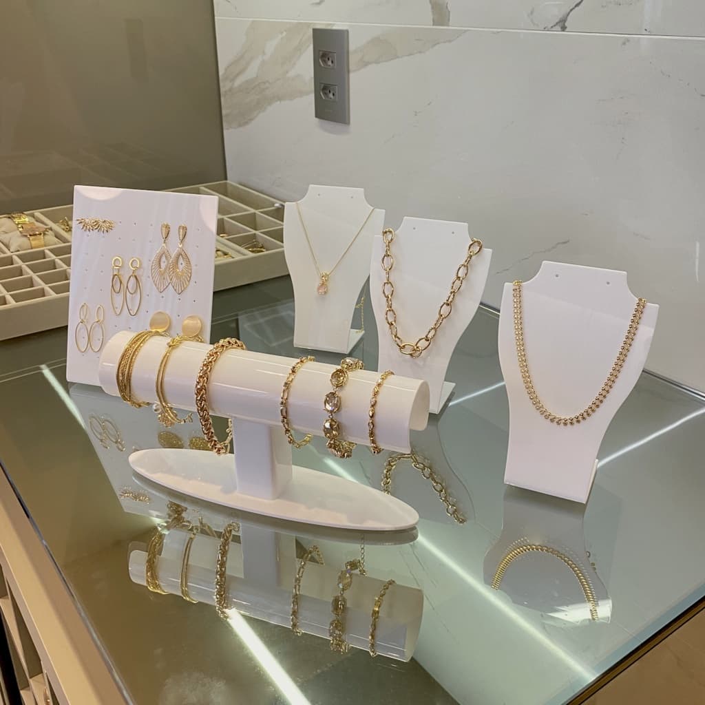 Kit Expositores Mostruário de Bracelete, Pulseira com Expositor  Brinco 72 furos de Acrílico Branco