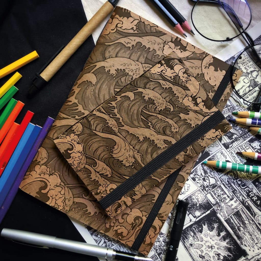 Sketchbook | Ondas PB, coleção One capa kraft em Off-Set e Polen Bold.