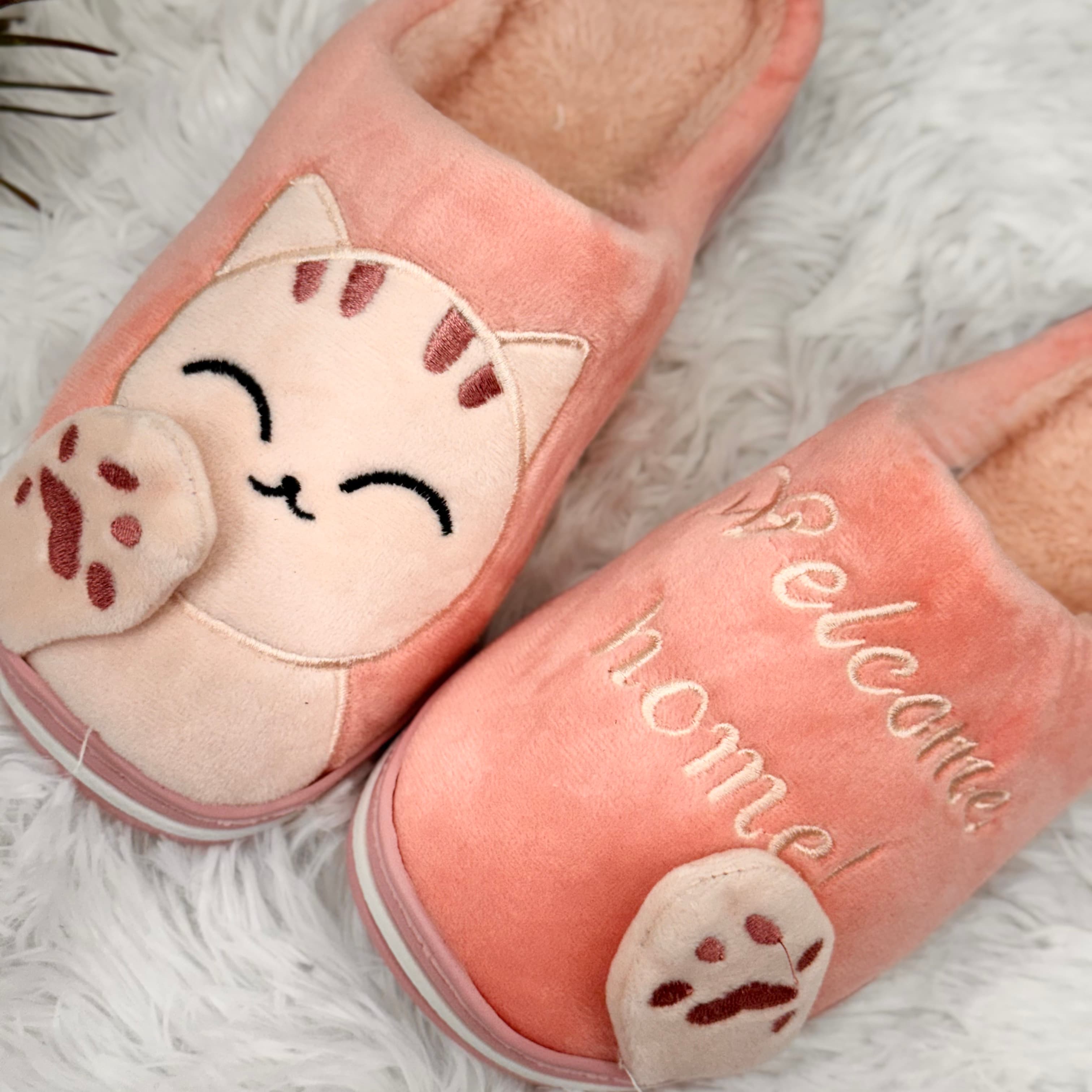 Pantufa Gato Feliz Welcome Home Pelúcia Antiderrapante Confortável Inverno Peluciada Quente