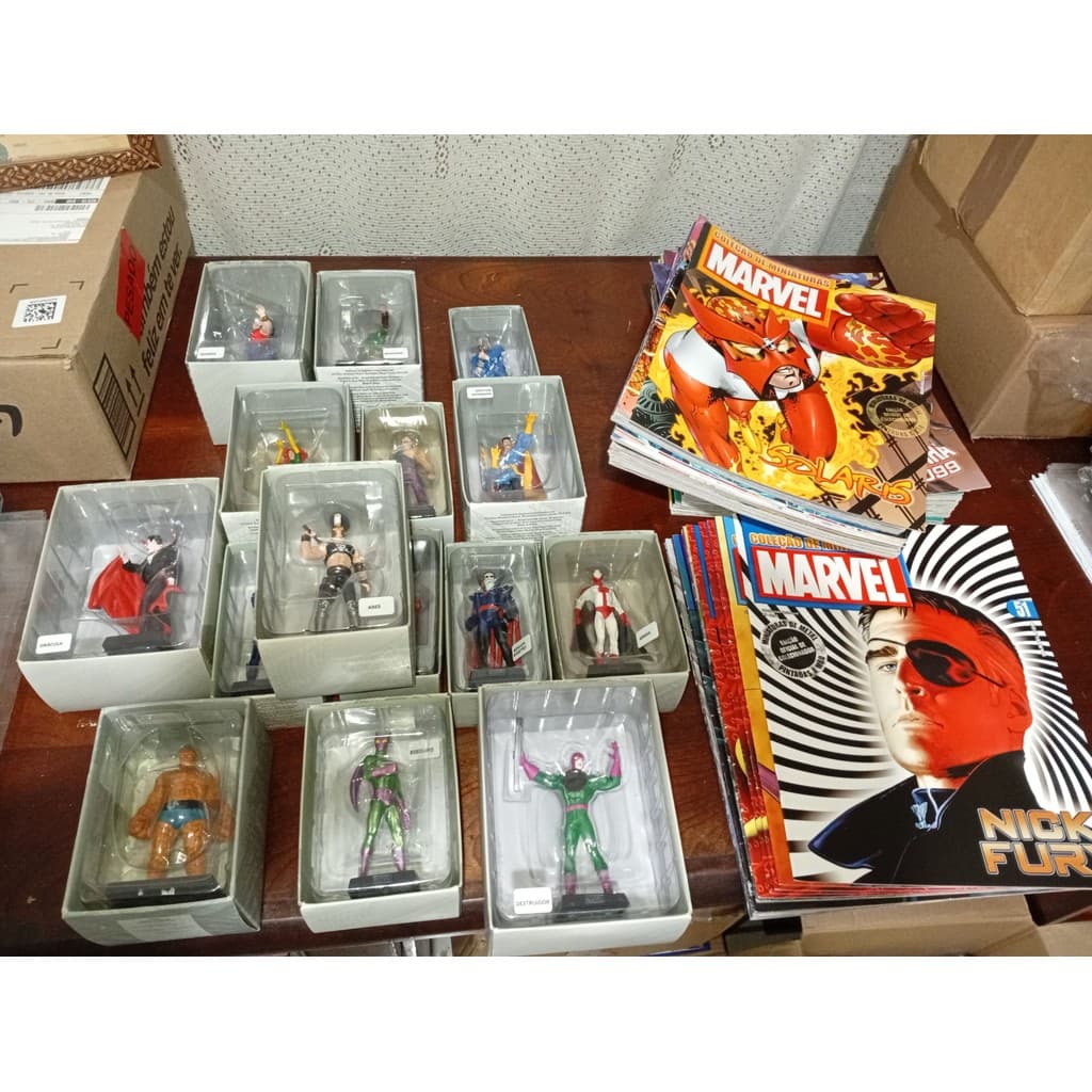 Coleção de Miniaturas Marvel Eaglemoss Diversas edições novas com revistas - Coisa, Senhor do Fogo entre outros.