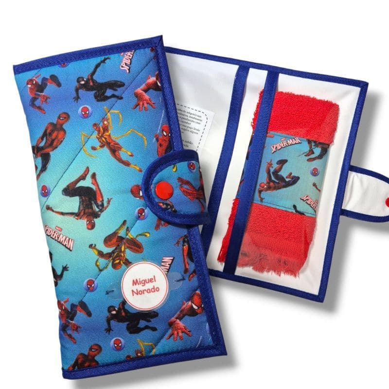 Porta higiene bucal + toalhinha , kit higiene com TAG personalizada com o nome da criança (enviar o nome via chat)