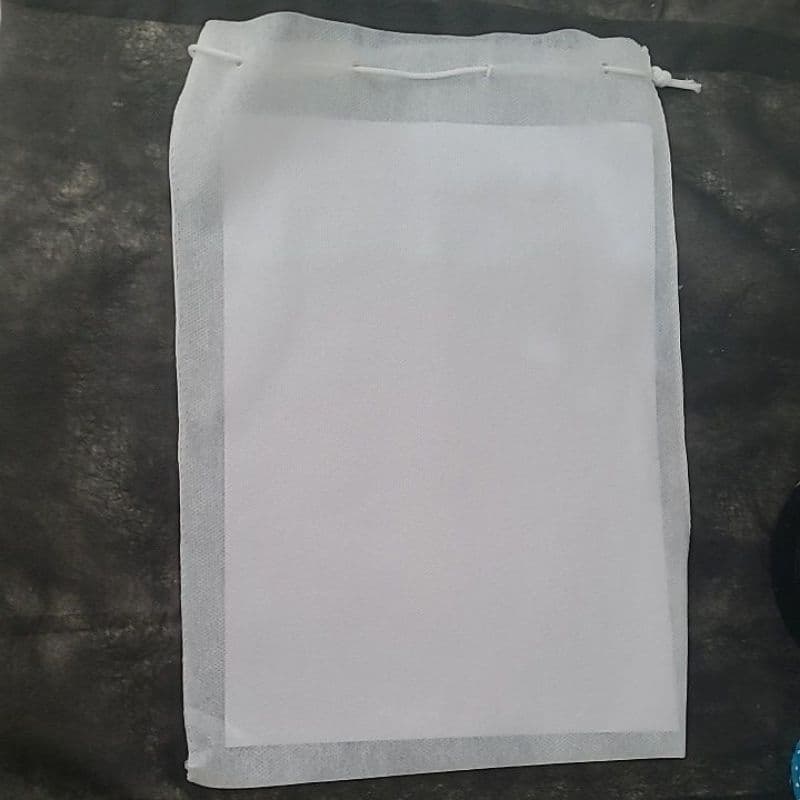 saquinho com cordinha 35x25